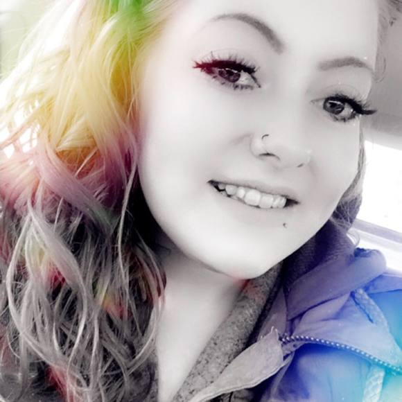 Meet your Posher, Liz - Picture 1 of 1